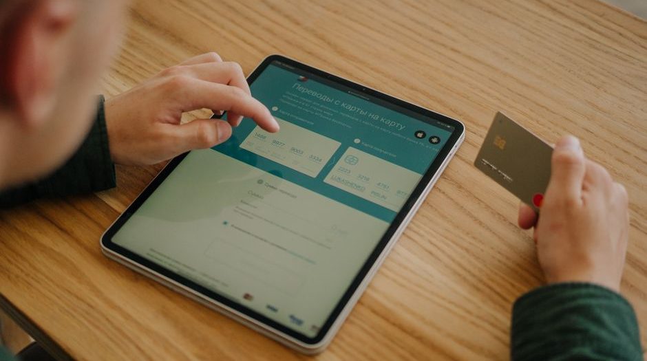 Réduire les frais bancaires WooCommerce en 2026